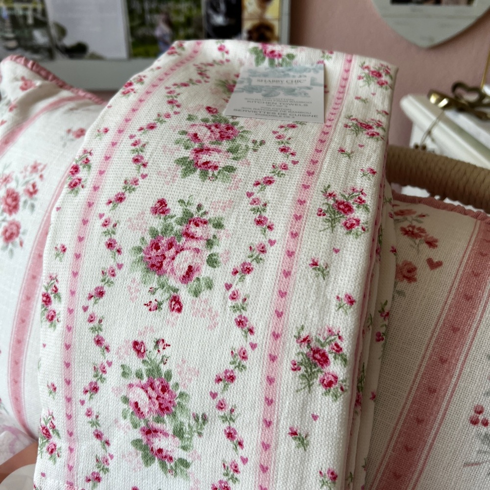 Charming Floral Pink and White Kitchen Towels - Picture 2 of 3